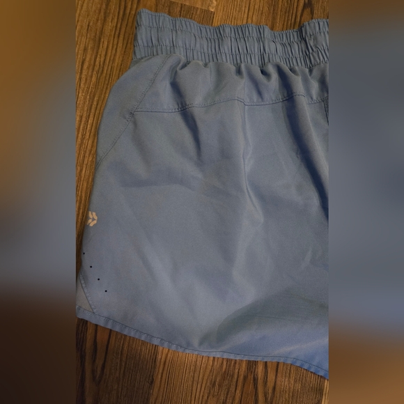 All In Motion, Women's size Large, Shorts, Athletic, light blue, Good shape - Picture 6 of 7